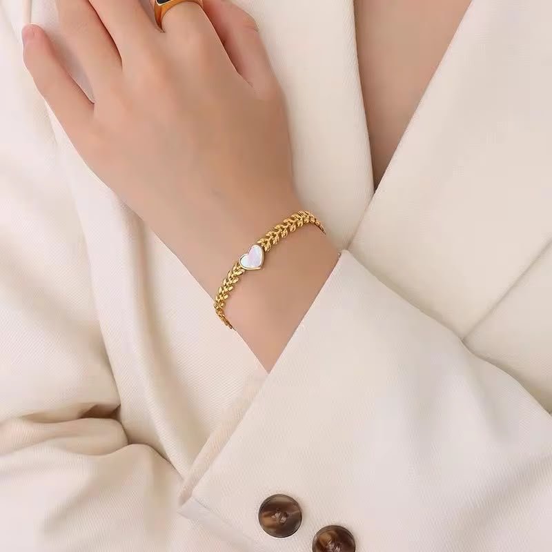 Luxury Heart Bracelet - Image 3