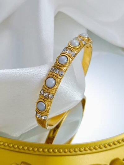 Luxury Pearl Handcuff