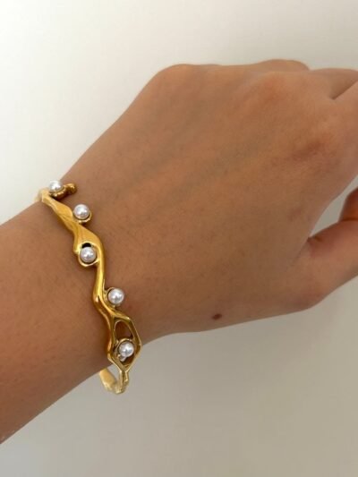 Pearl Handcuff